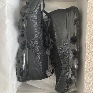Vapormax size 9 women